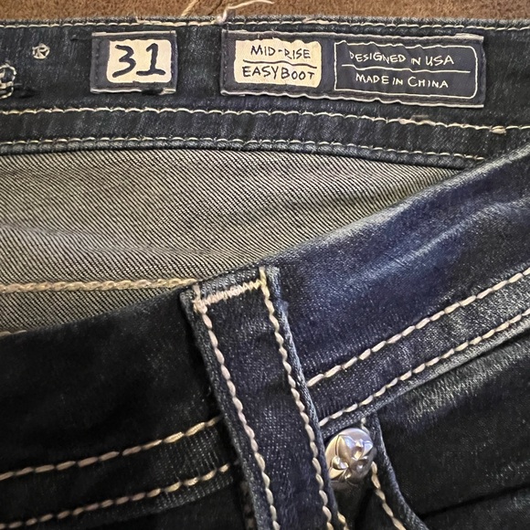 Miss Me •Easy Boot •Mid Rise• 31 X 31 - Picture 7 of 8